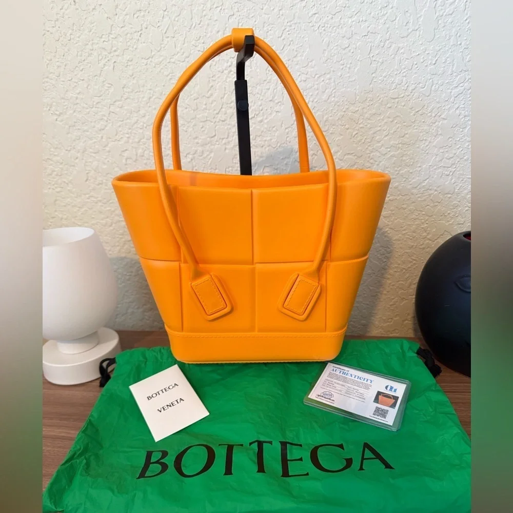 BOTTEGA VENETA Rubber Maxi Intrecciato Mini Arco Tangerine New